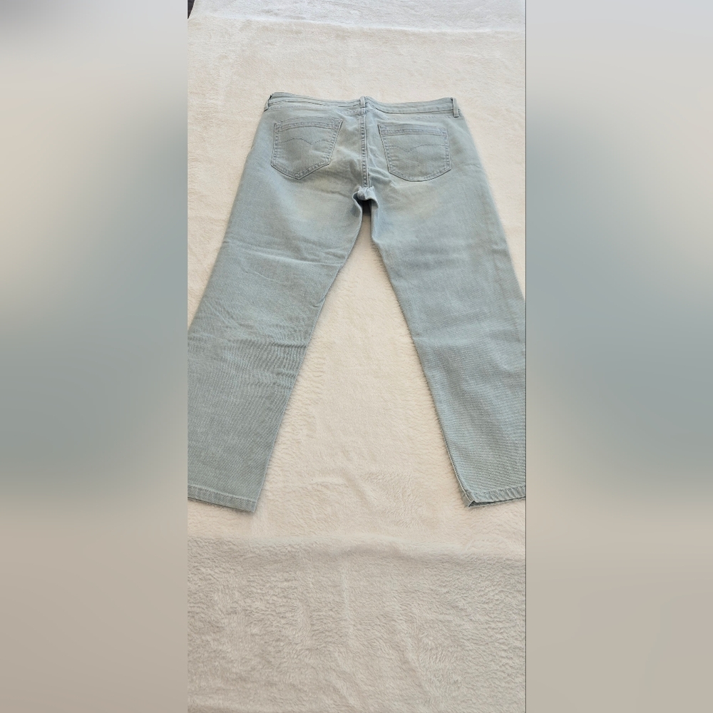NWT M&S Light Wash Cropped Jeans Low Rise Size UK 12 (US 8) - Picture 5 of 11